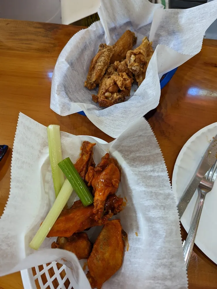 Buffalo and Dry Rub Wings